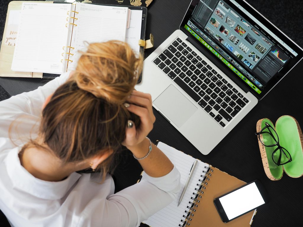 Áp lực từ deadline và đam mê chuyên môn